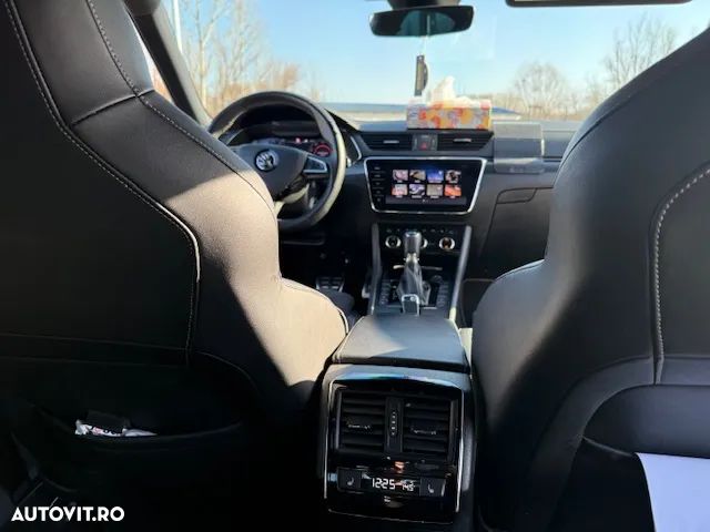 Skoda Superb Combi 2.0 TSI DSG Sportline - 8