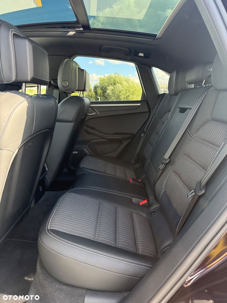 Porsche Macan T - 12