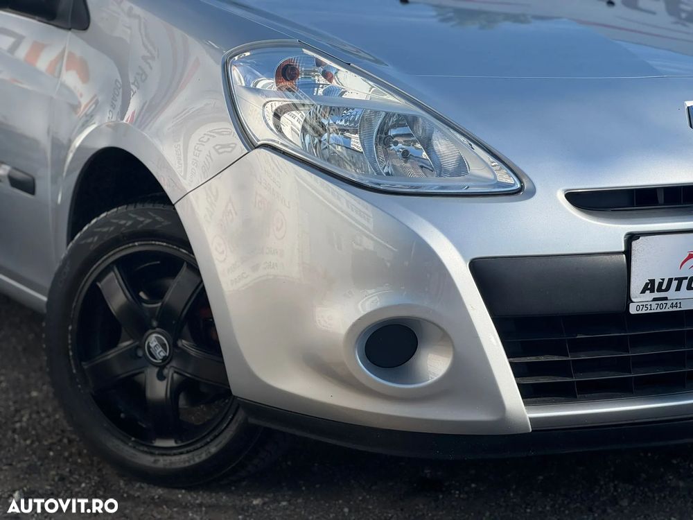 Renault Clio 1.2 16V 75 Collection - 14