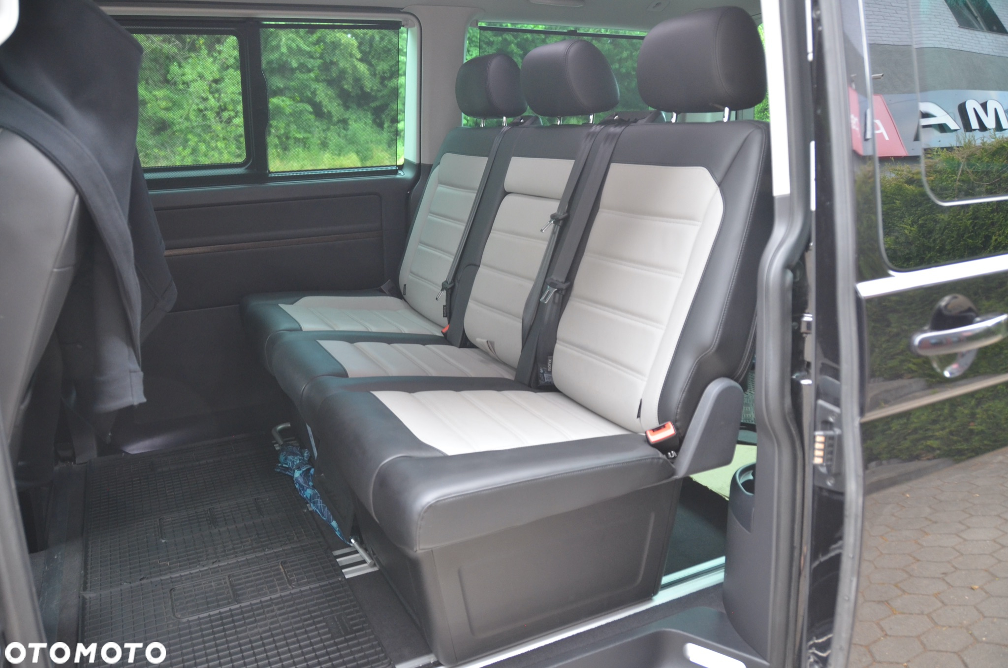 Volkswagen Multivan - 9