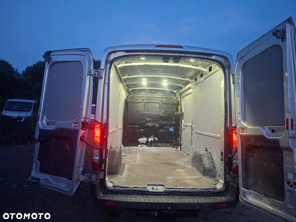 Ford Transit - 25