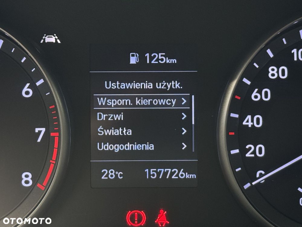 Hyundai i30 1.5 DPI Classic + - 26