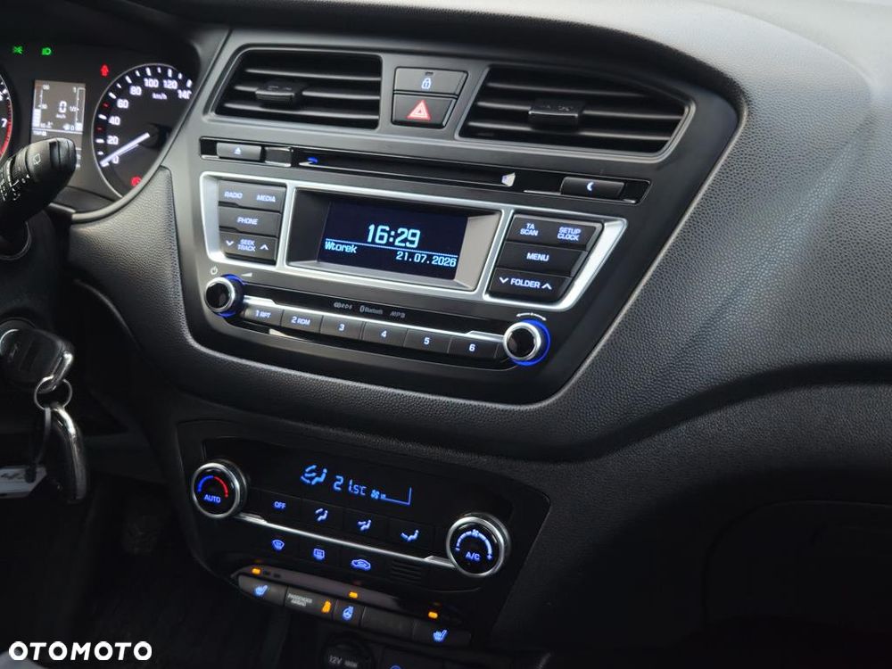 Hyundai i20 1.2 Passion Plus - 32