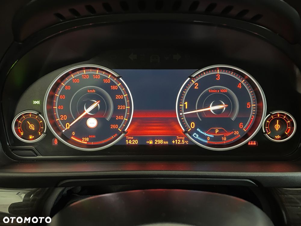 BMW Seria 5 530d xDrive Touring Luxury Line - 27