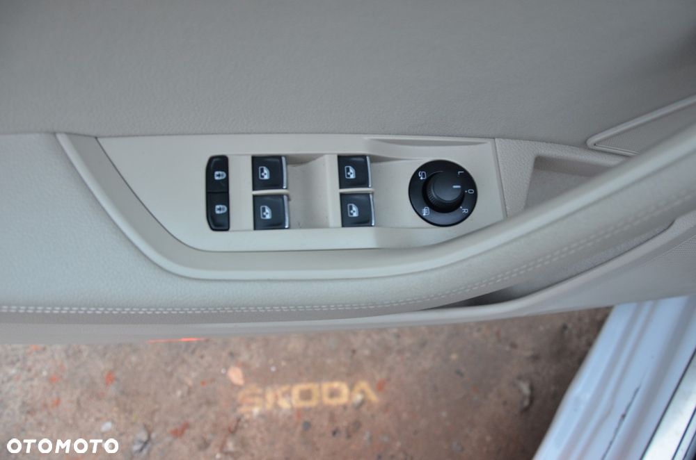 Skoda Superb 1.4 TSI Plug-In Hybrid L&K DSG - 32