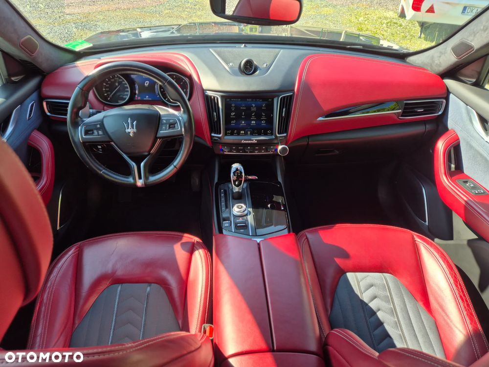 Maserati Levante Q4 GranLusso - 25