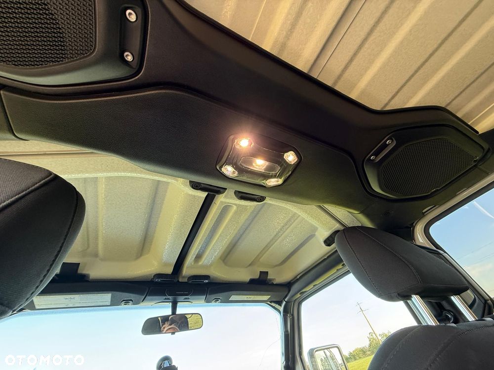 Jeep Wrangler - 18