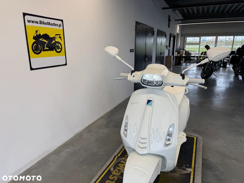 Piaggio Vespa - 33