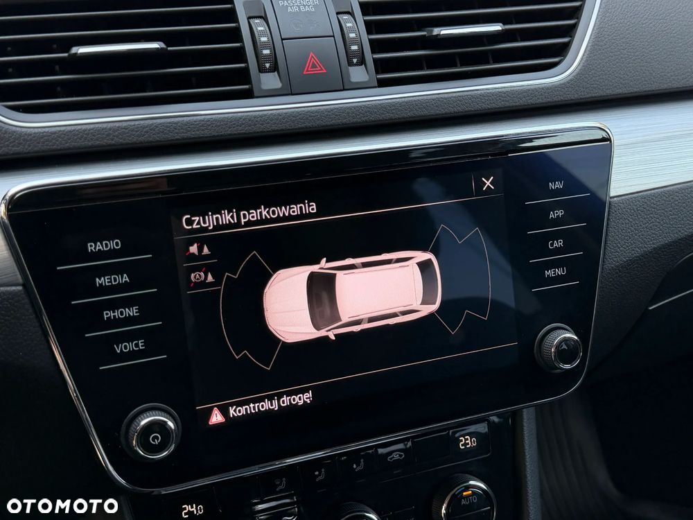 Skoda Superb 2.0 TDI SCR Ambition DSG - 19