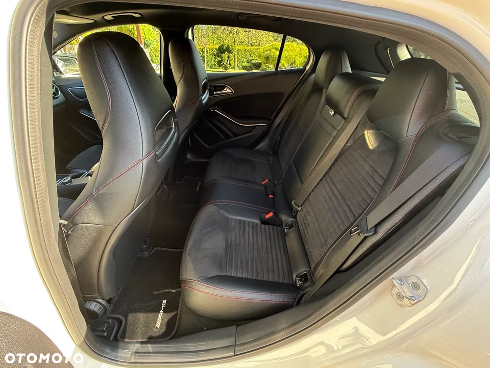 Mercedes-Benz GLA 220 4-Matic AMG Line - 18