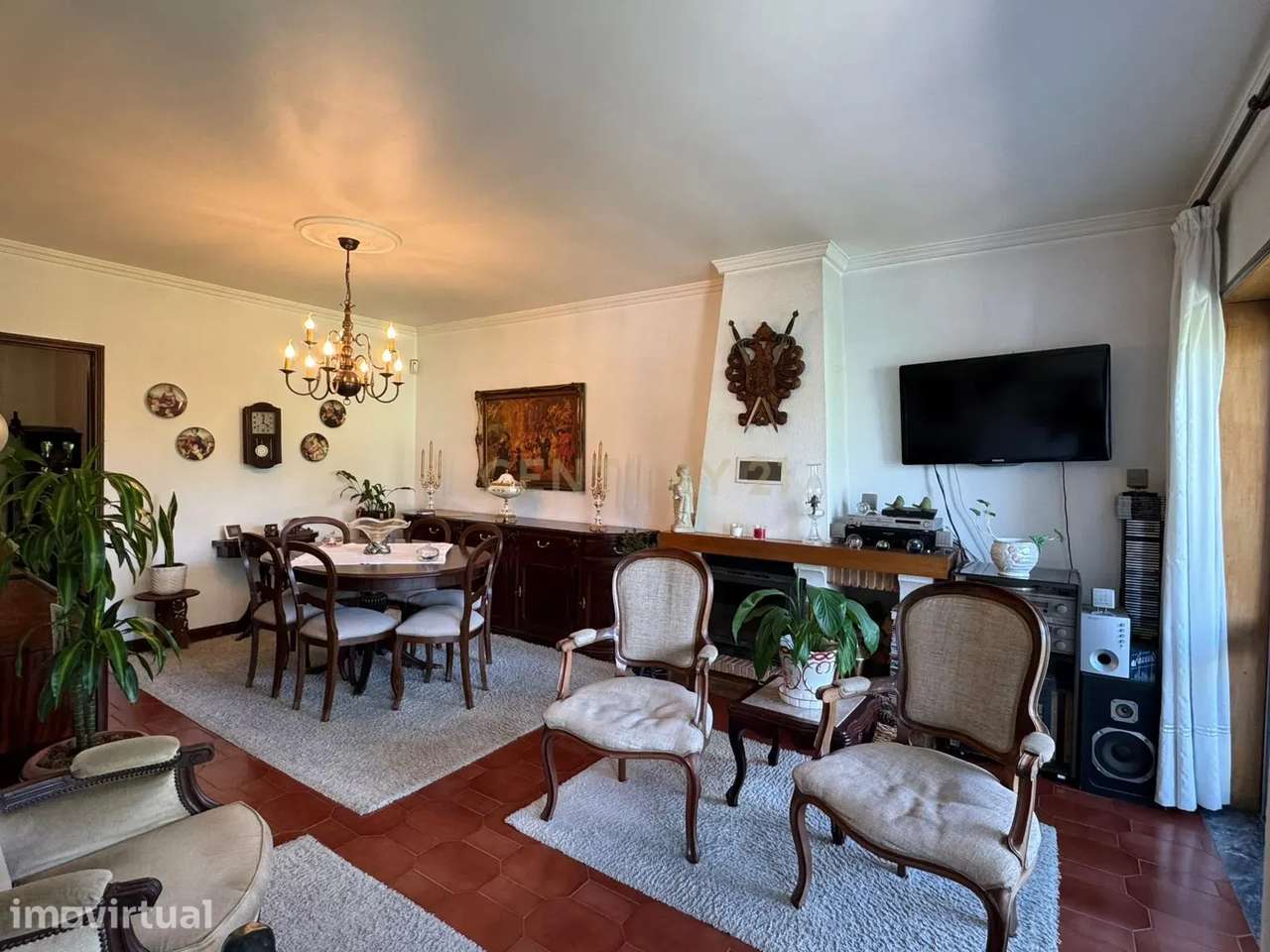 APARTAMENTO T4 DUPLEX NA PRAÇA PEDRA VERDE - ALDOAR - Grande imagem: 4/33