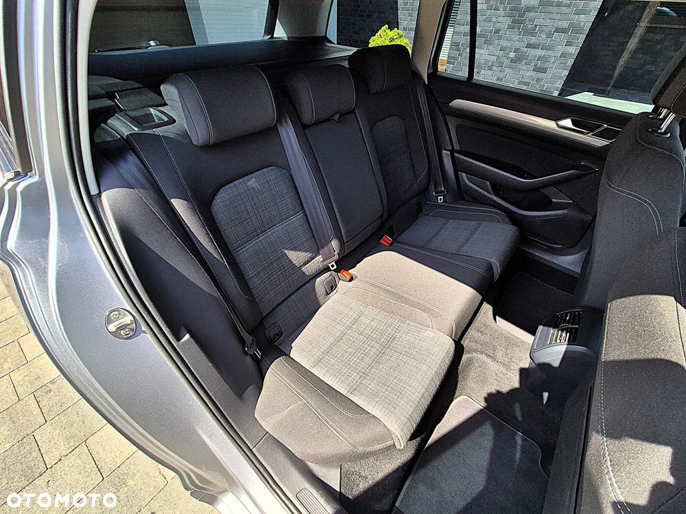 Volkswagen Passat 2.0 TDI EVO Business DSG - 24