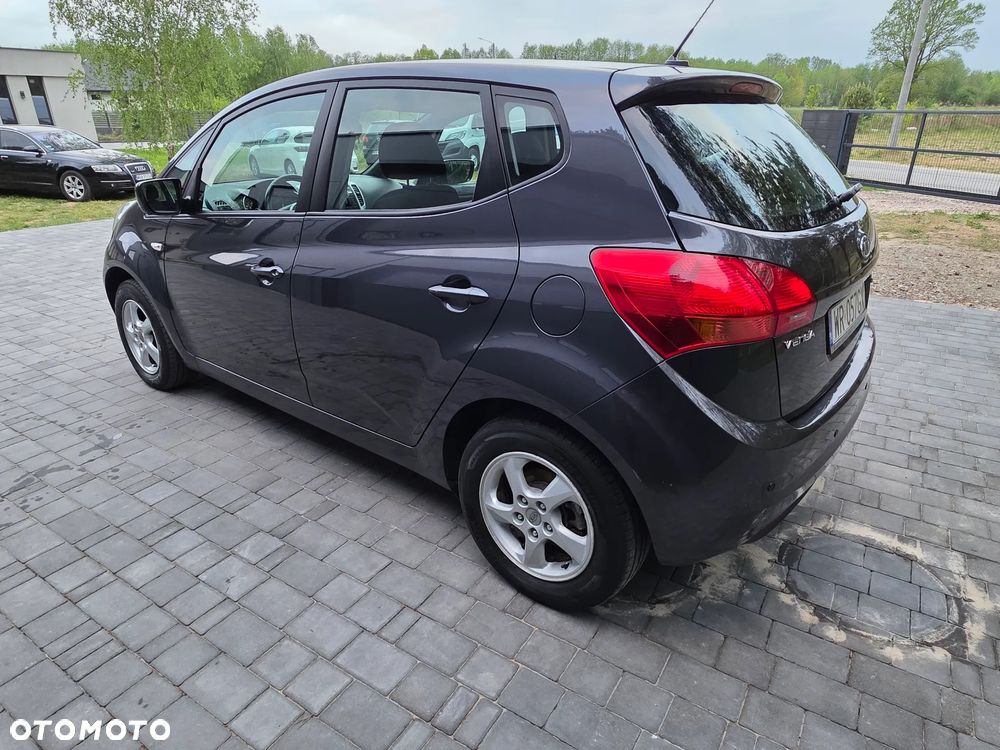 Kia Venga - 4