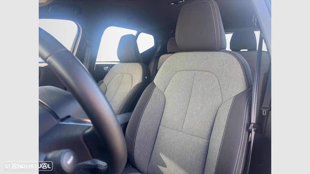 Volvo XC 40 2.0 B3 Plus Dark - 12
