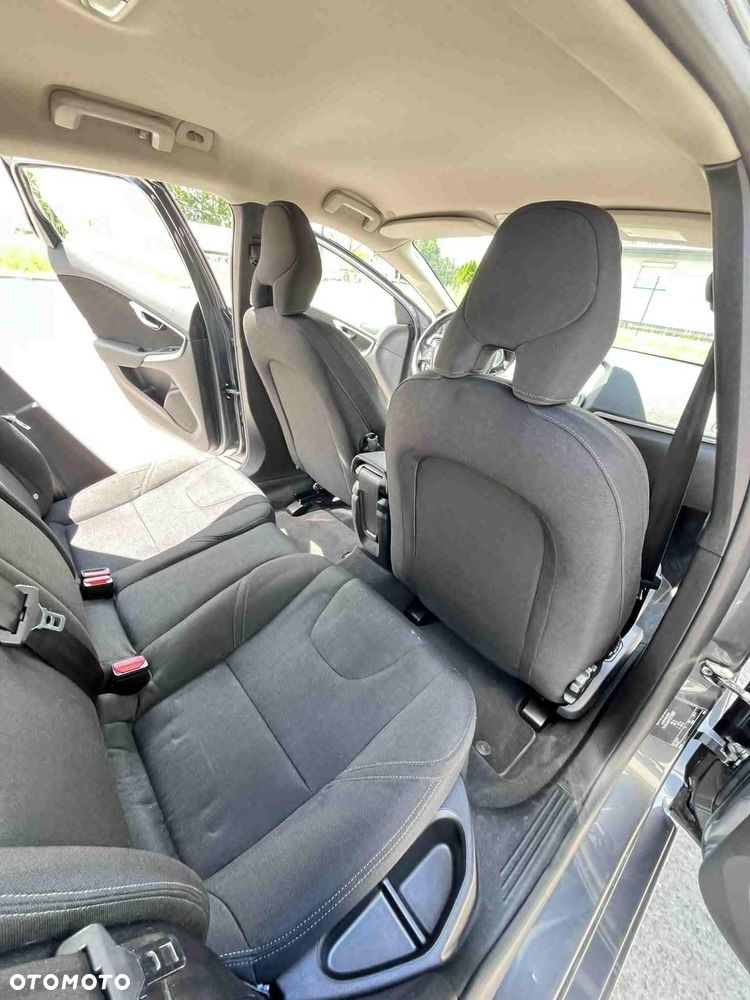 Volvo V40 D2 Base - 9