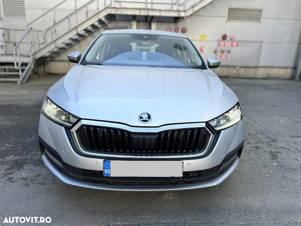 Skoda Octavia 2.0 TDI DSG Ambition - 2