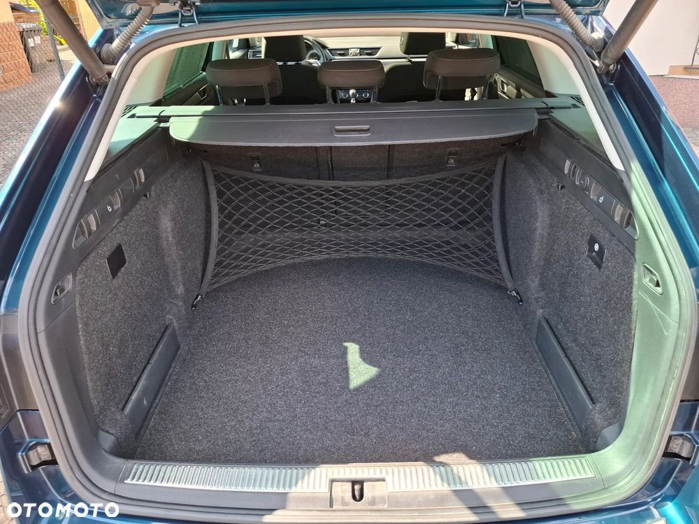 Skoda Superb 2.0 TDI SCR Style DSG - 35