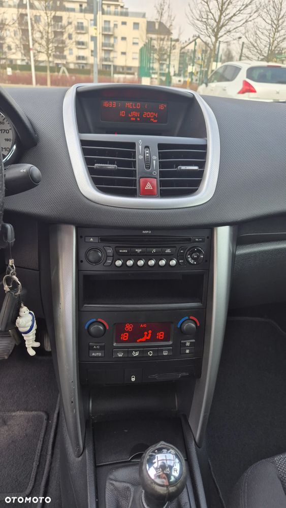 Peugeot 207 - 6