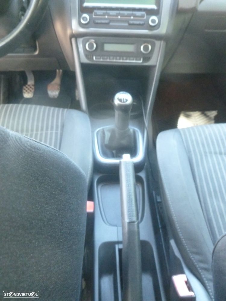 VW Polo 1.6 TDI Highline - 23