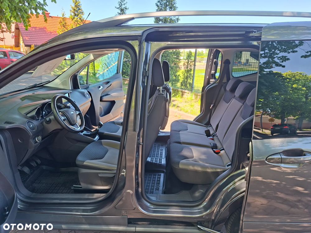 Ford Tourneo Courier 1.5 TDCi S&S Titanium - 23