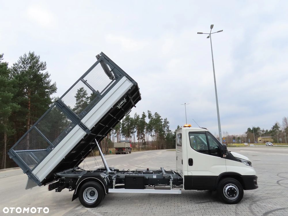 Iveco DAILY 70C16 Wywrotka Siatkowa Kiper Wywrot x 3 Strony 4.20 CM Długi 8 E.Palet Renomowanej Firmy ROMCAR Rozstaw Osi 4100 mm HAK 3500 Kg 40 Tys Km Przeb. Stan Auta JAK NOWY - 3