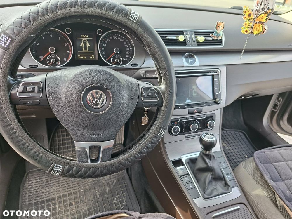 Volkswagen Passat - 7