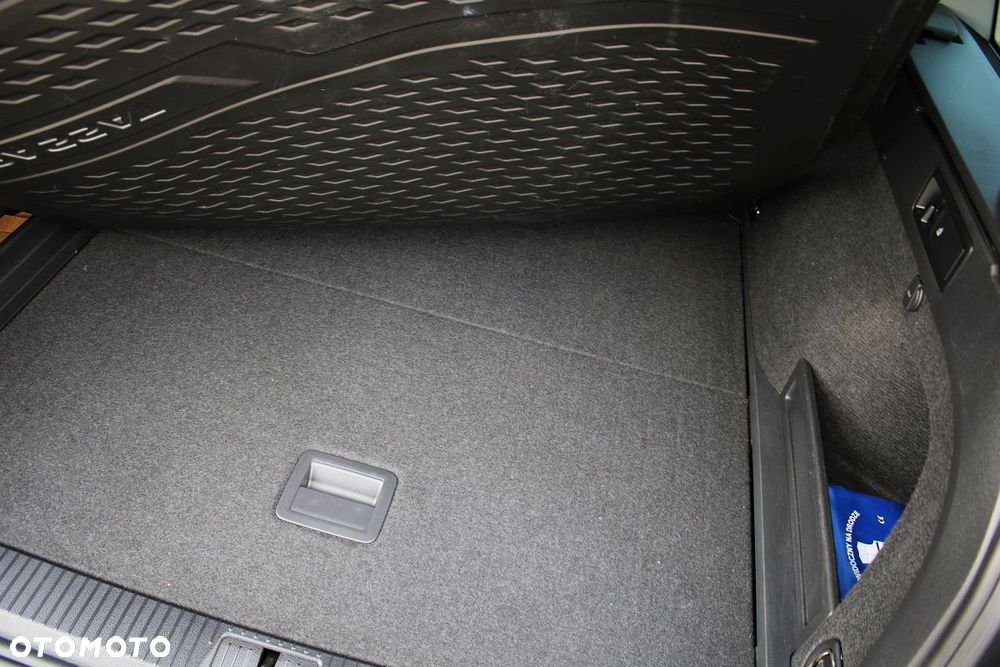 Volkswagen Passat 2.0 TSI Elegance DSG - 41