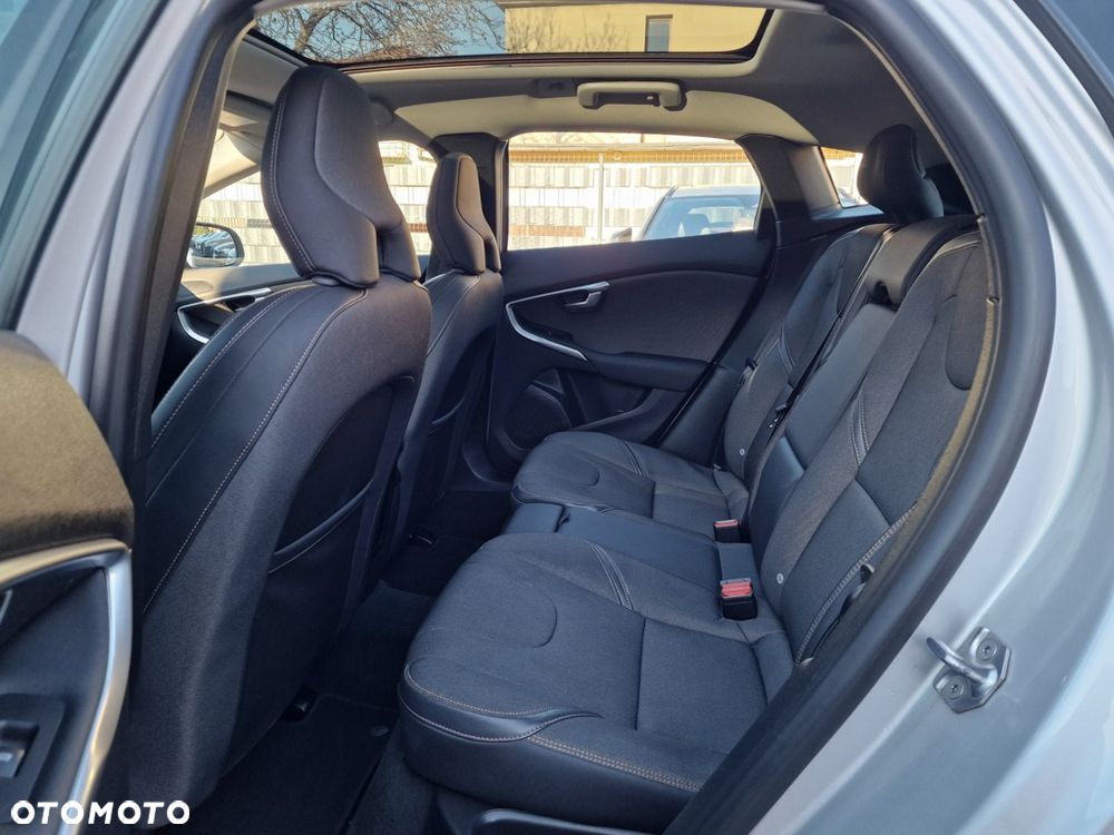 Volvo V40 Cross Country D2 Geartronic Momentum - 21