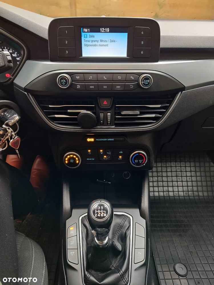 Ford Focus 1.0 EcoBoost Trend Edition Business - 8