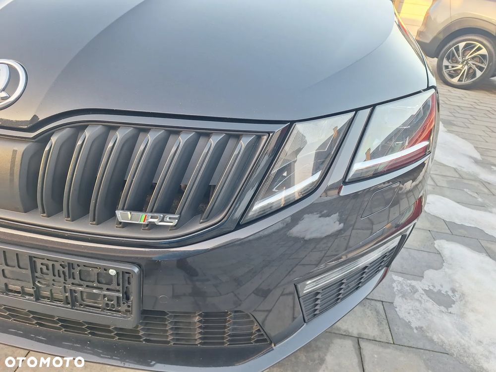 Skoda Octavia 2.0 TDI DSG RS - 25