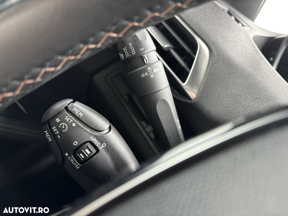 Peugeot 3008 1.5 BlueHDI S&S GT-Line - 18