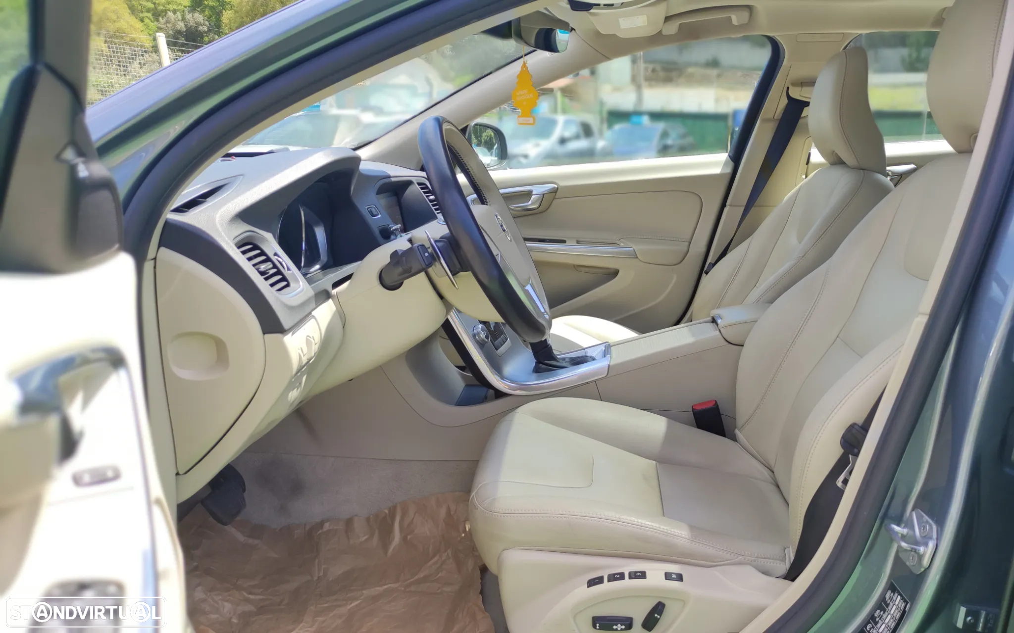 Volvo V60 2.0 D3 Summum Geartronic - 18