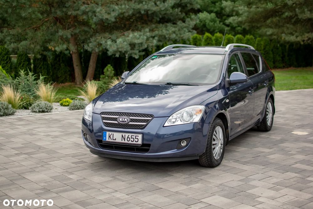 Kia Ceed - 10