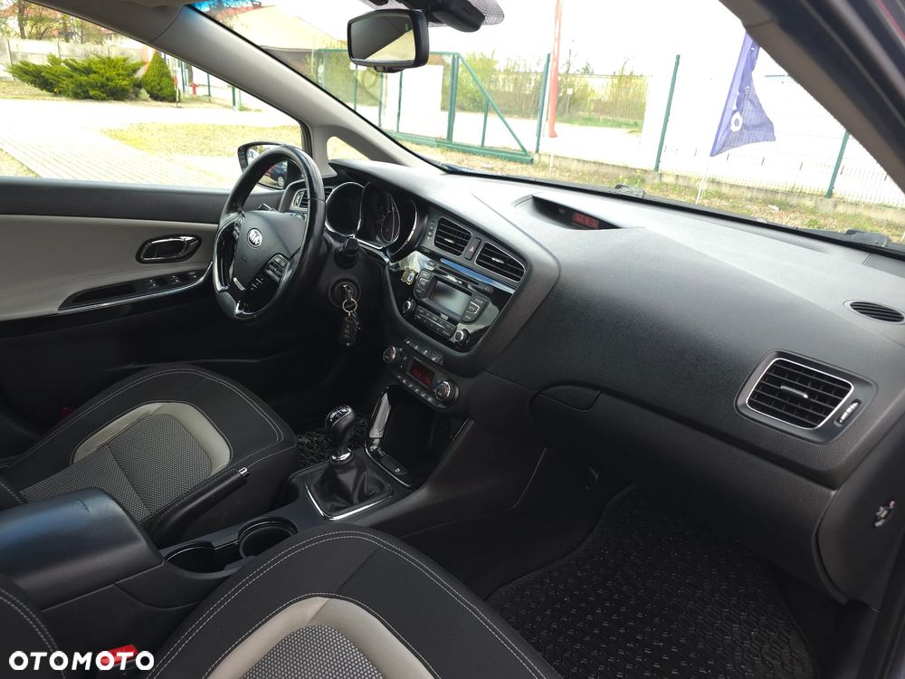 Kia Ceed 1.6 CRDi 128 Vision - 15