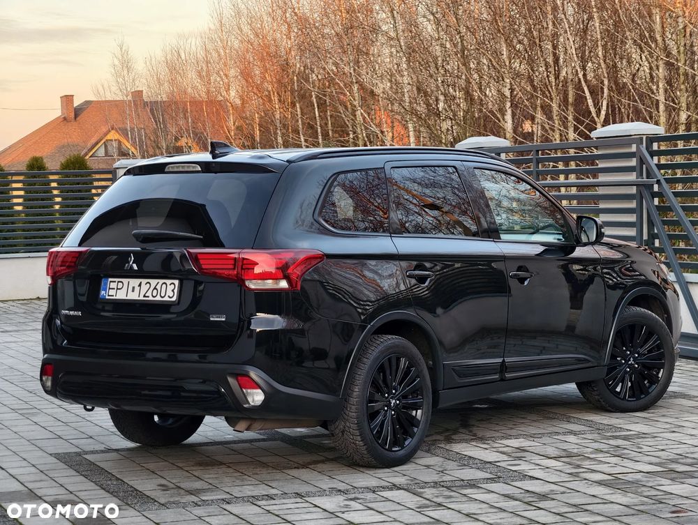 Mitsubishi Outlander 2.4 4WD CVT Intense - 36