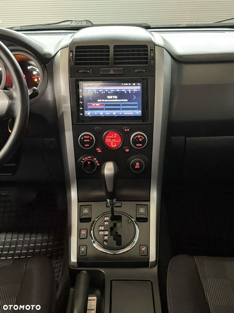 Suzuki Grand Vitara - 24