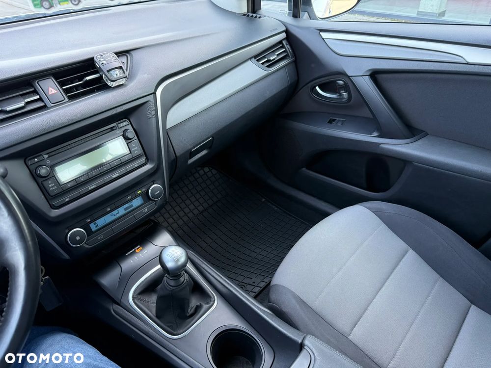 Toyota Avensis 1.6 D-4D Active - 7