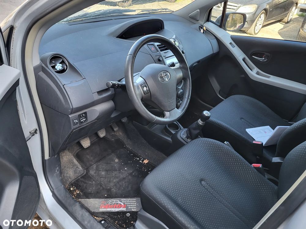 Toyota Yaris 1.0 VVT-i Cool Edition - 10