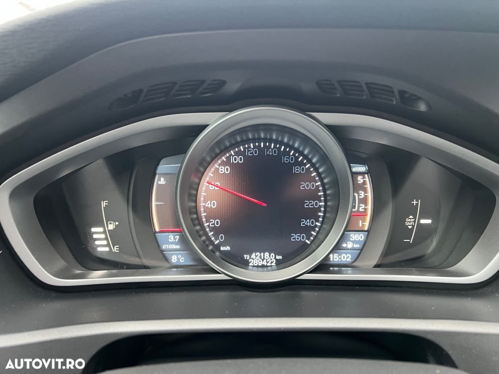 Volvo V40 D2 Basic - 9