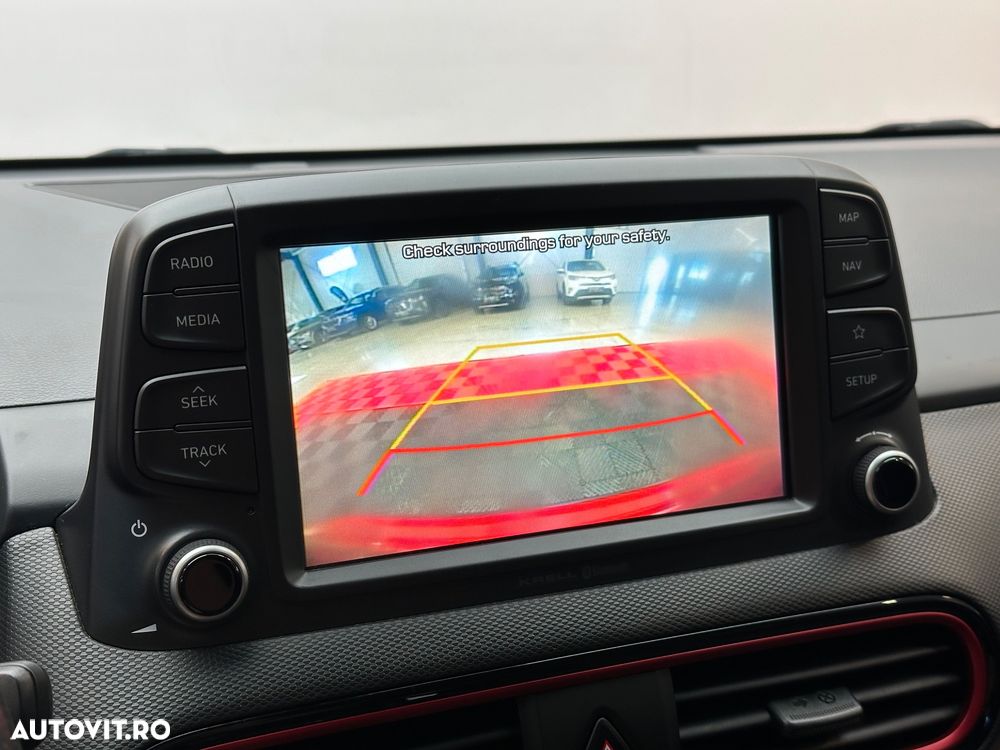 Hyundai KONA - 17