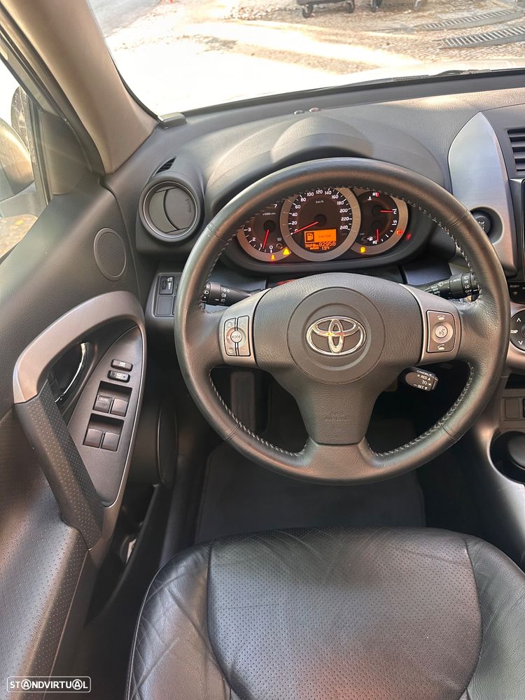 Toyota RAV4 2.2 D-4D X NAVI+RF+BM - 11