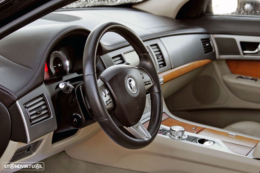Jaguar XF 3.0 D V6 S Premium Luxury - 10