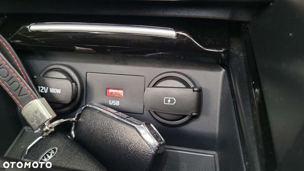 Kia XCeed - 30