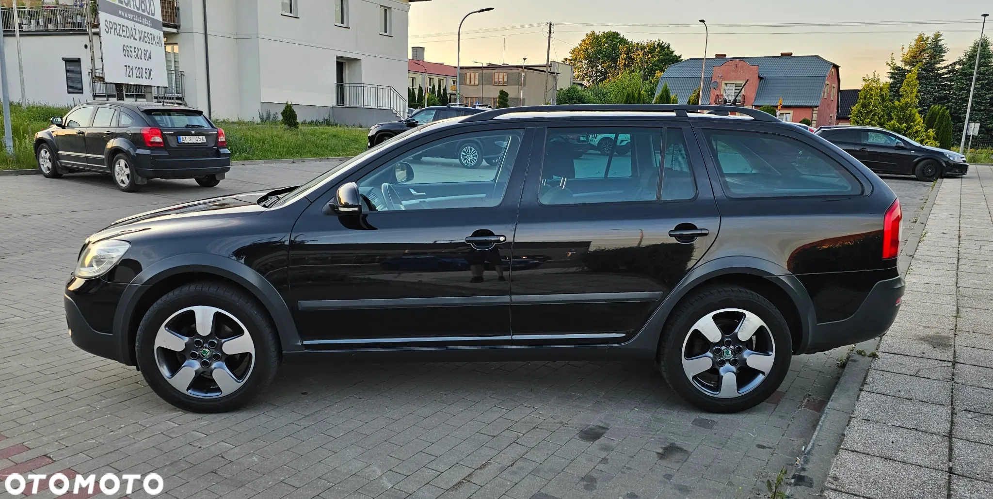 Skoda Octavia Combi 2.0 TDI DPF 4x4 Scout - 6