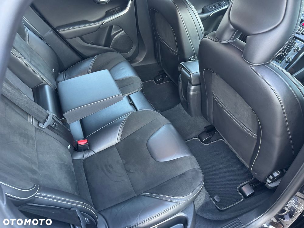 Volvo V40 D2 Drive-E R-Design Momentum - 10