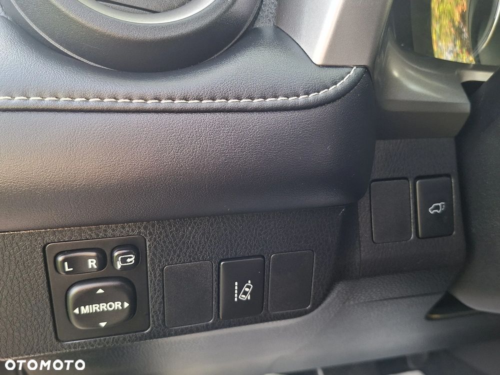 Toyota RAV4 - 22