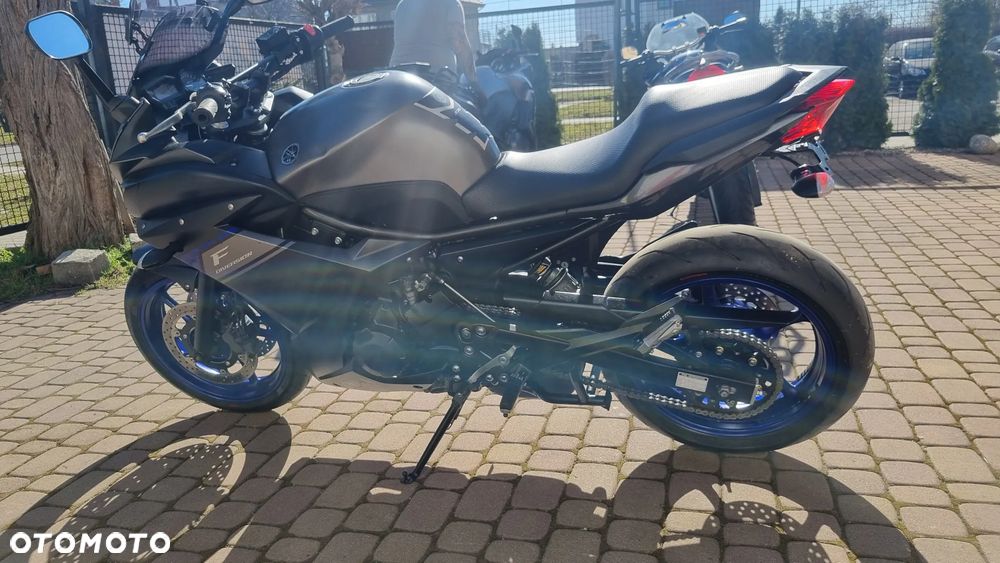 Yamaha XJ - 6