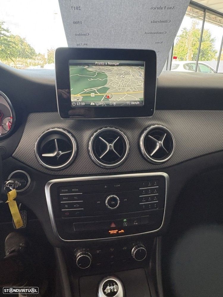 Mercedes-Benz GLA 180 (CDI) d Urban - 13