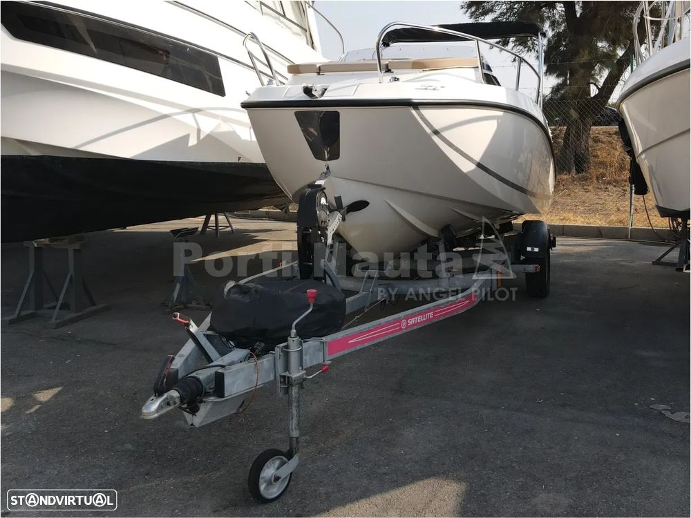 Quicksilver Activ 555 Cabin - 6