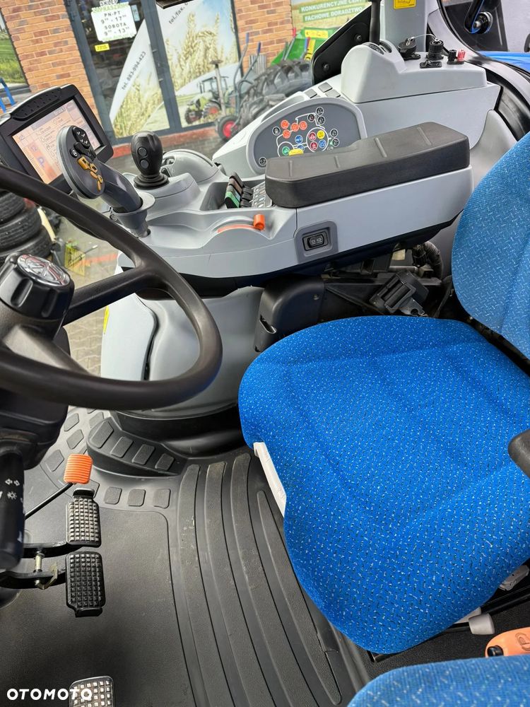 New Holland T7040  T7050 t 7.215 case puma - 14